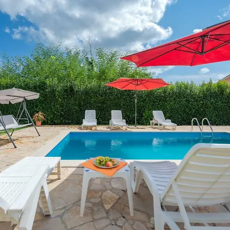 Holiday Home Lorena * Tinjan